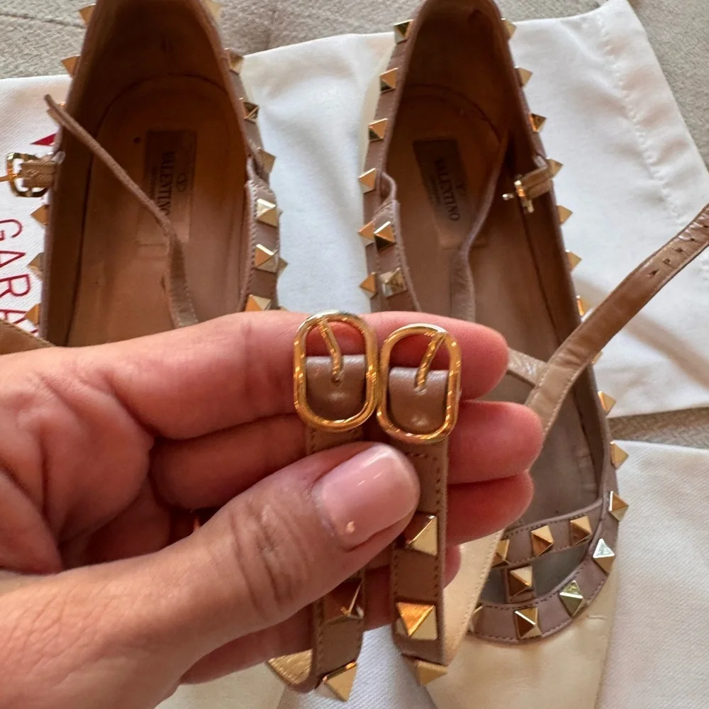 Valentino Cream and Tan Studded Flats / very good condition ⭐️ authentic - Picture 6 of 13